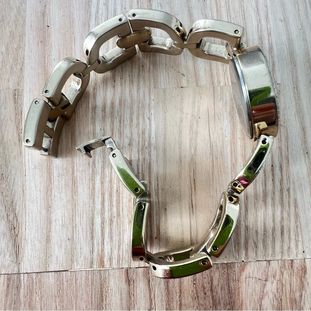 DKNY ladies gold tone crystal studded bracelet watch NEW BATTERY